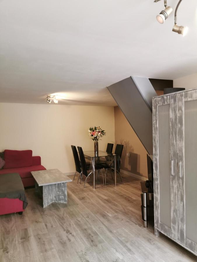 Palaz 1 - 2 Bedroom Garden Flat Edmonton Bagian luar foto