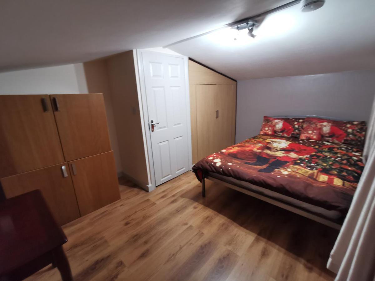 Palaz 1 - 2 Bedroom Garden Flat Edmonton Bagian luar foto