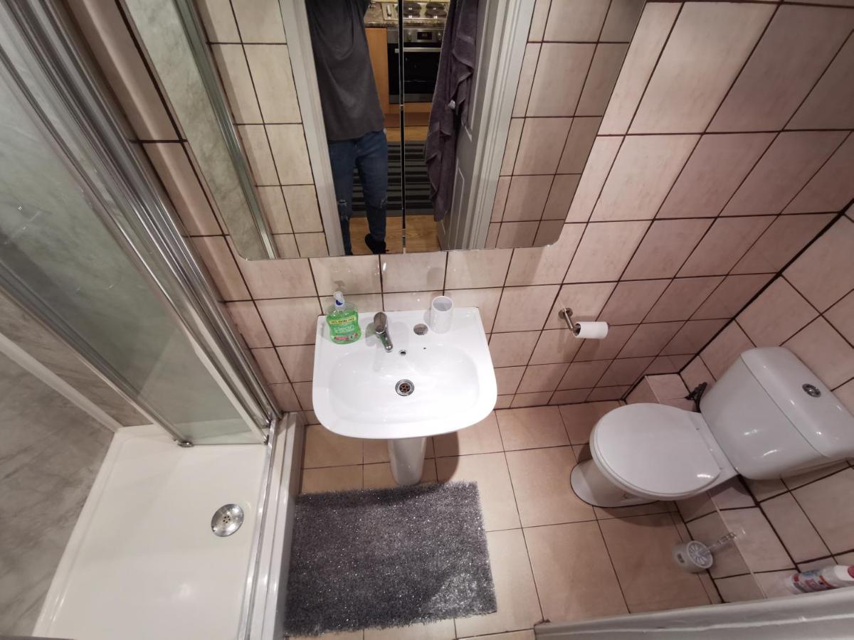Palaz 1 - 2 Bedroom Garden Flat Edmonton Bagian luar foto
