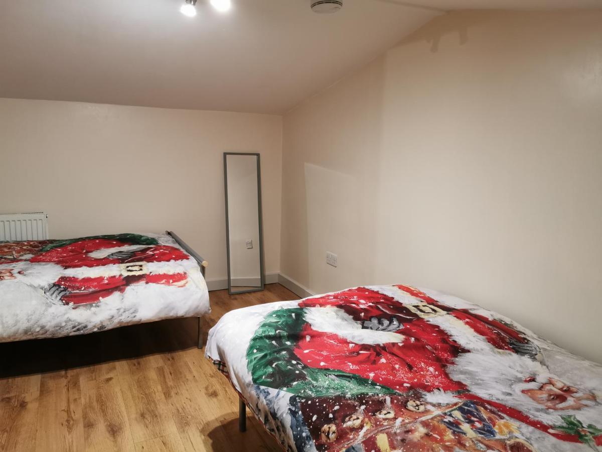 Palaz 1 - 2 Bedroom Garden Flat Edmonton Bagian luar foto