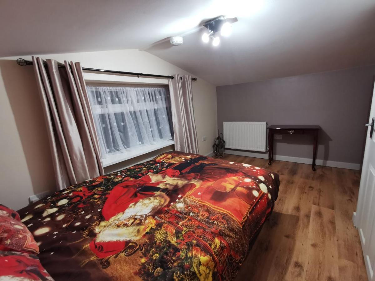 Palaz 1 - 2 Bedroom Garden Flat Edmonton Bagian luar foto